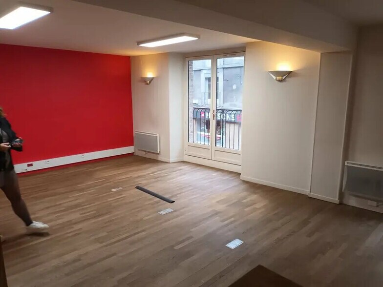Bureau dans Dieppe à louer - Photo de l’immeuble – Image 2 sur 7