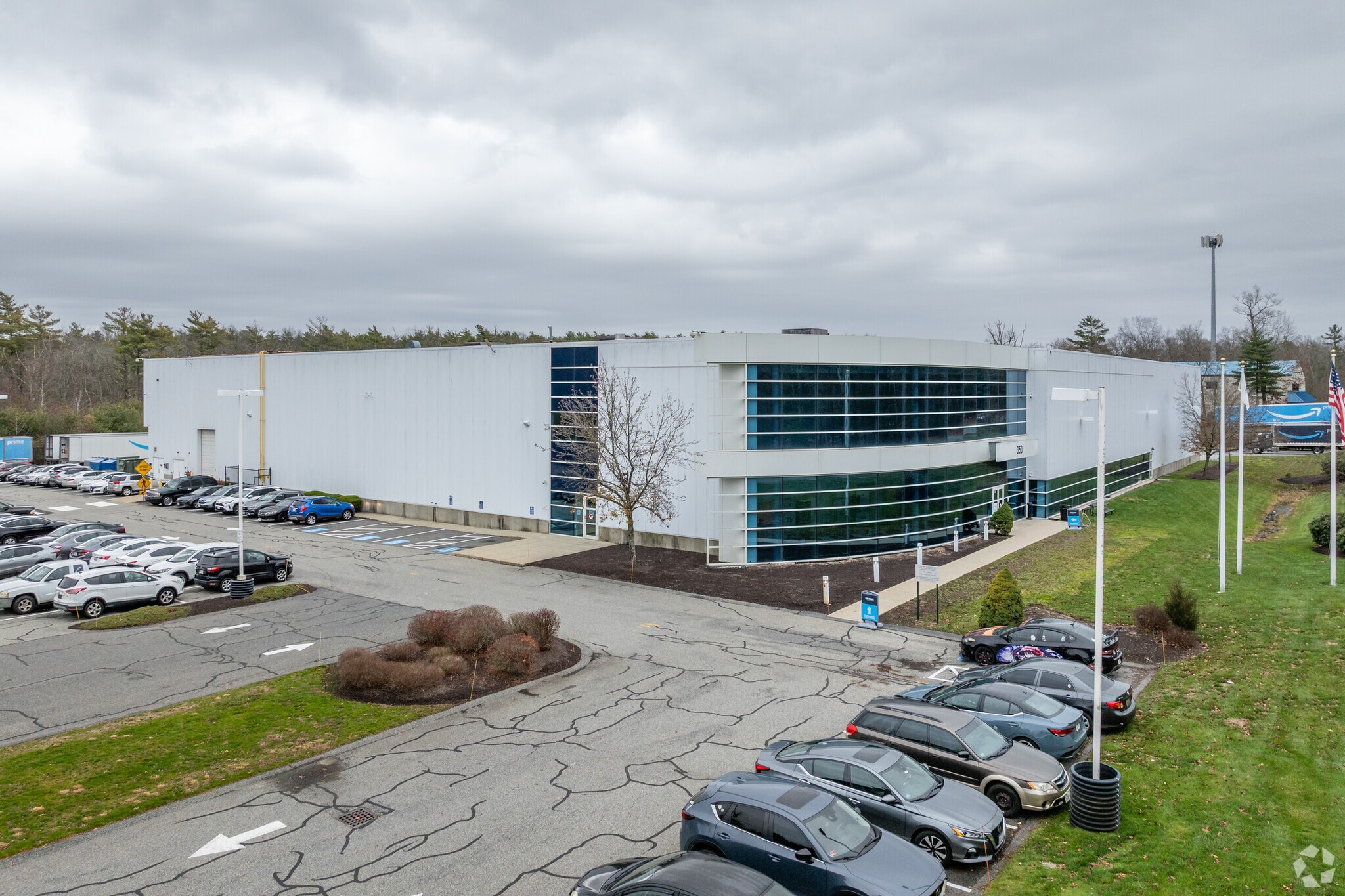 350 Revolutionary Dr, Taunton, MA à louer Photo principale– Image 1 sur 5