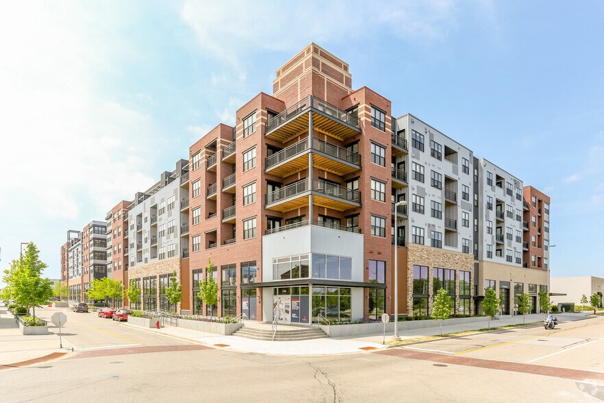 11500 W Burleigh St, Wauwatosa, WI à louer - Photo de l’immeuble – Image 2 sur 64