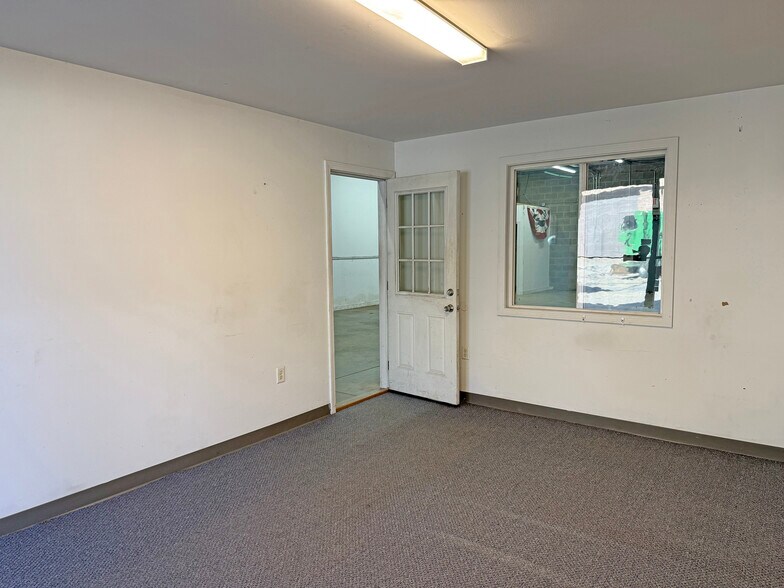 424 Route 125, Brentwood, NH à louer - Photo de l’immeuble – Image 3 sur 5