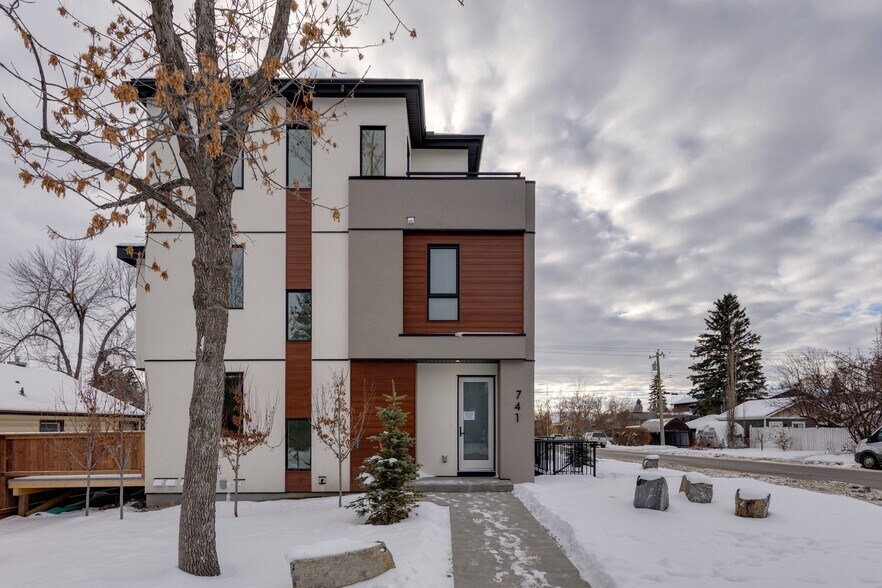 2124 7 St NW, Calgary, AB à vendre - Photo de l’immeuble – Image 2 sur 19
