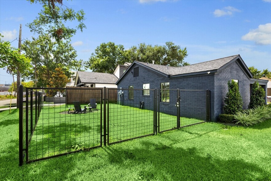 1402 W 14th St, Houston, TX à vendre - Photo de l’immeuble – Image 2 sur 10