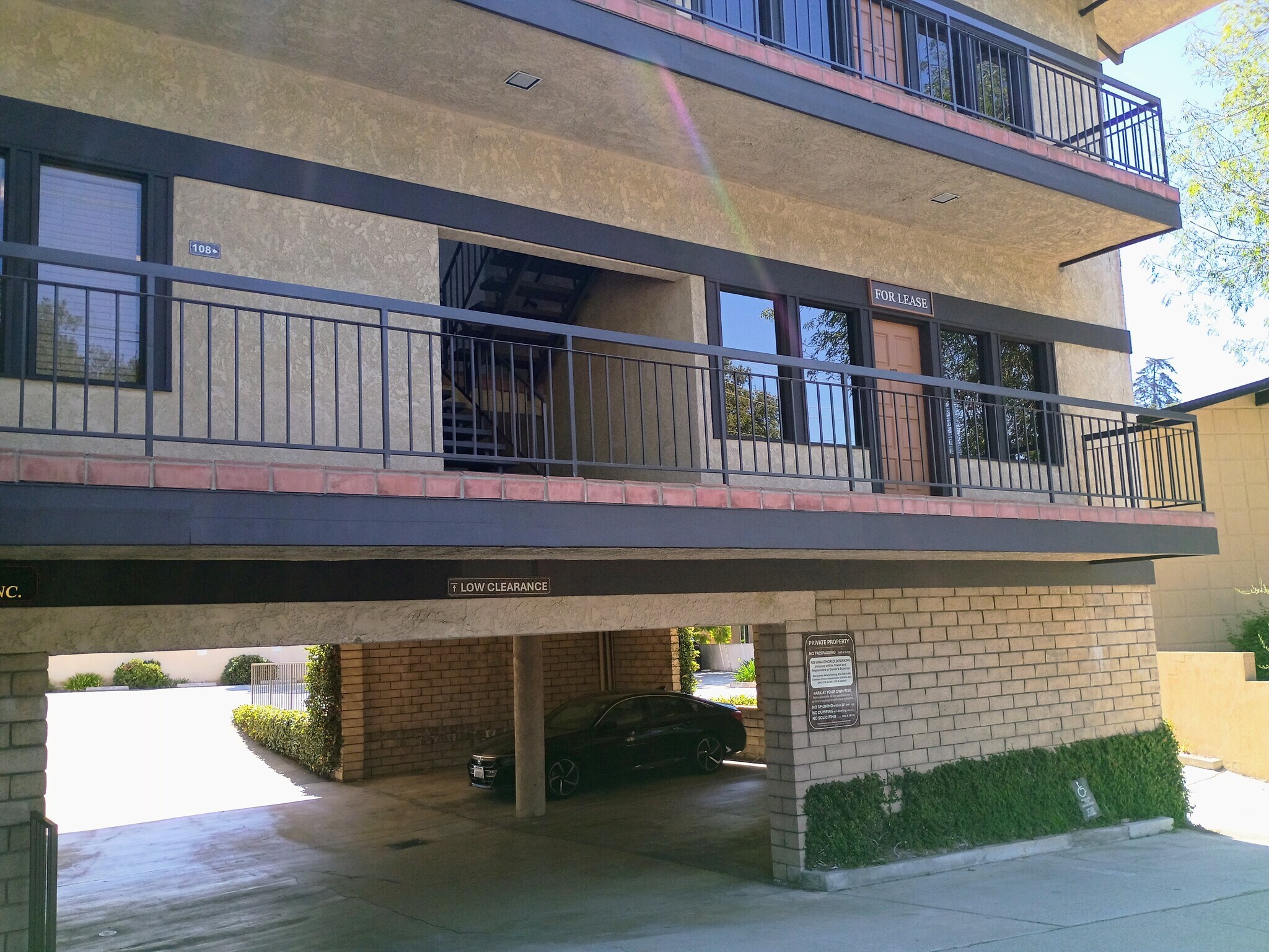 2550 Honolulu Ave, Montrose, CA à louer Autre– Image 1 sur 7