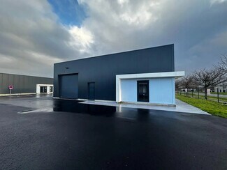 Plus de détails pour Local d'activités à louer