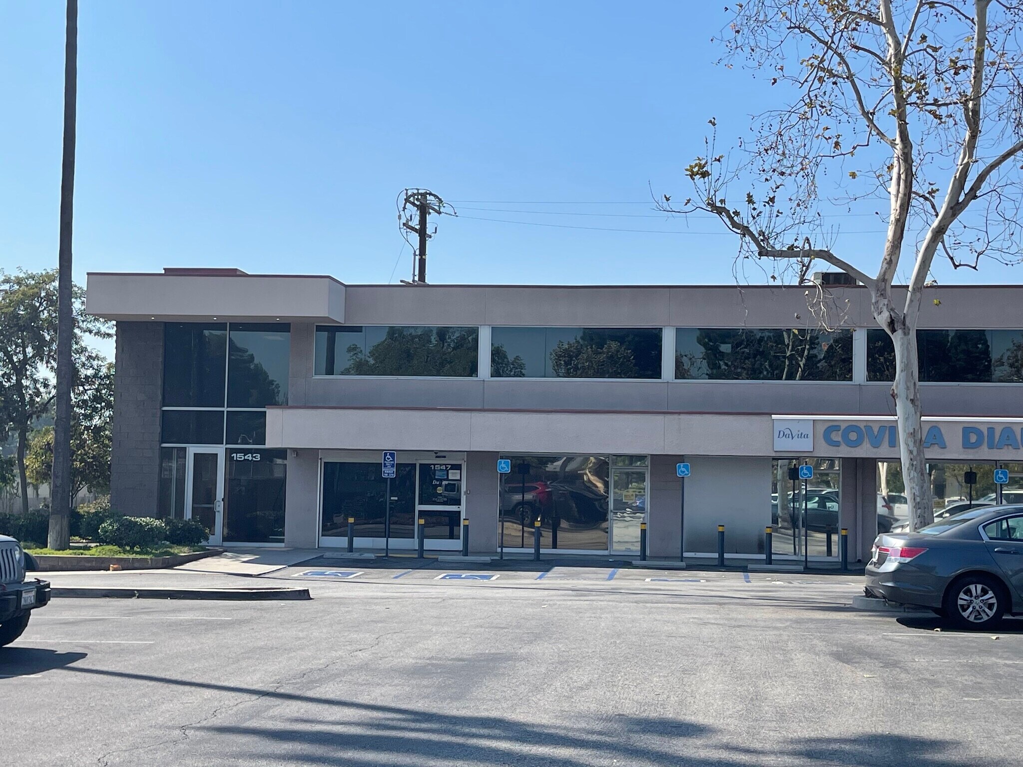 1543 W Garvey Ave N, West Covina, CA à louer Photo de l’immeuble– Image 1 sur 14