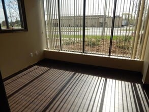 301 Fruitland Rd, Hamilton, ON à louer Photo intérieure– Image 1 sur 5