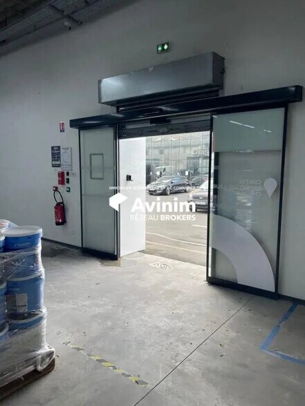 Industriel/Logistique dans Gonesse à louer - Photo de l’immeuble – Image 3 sur 8