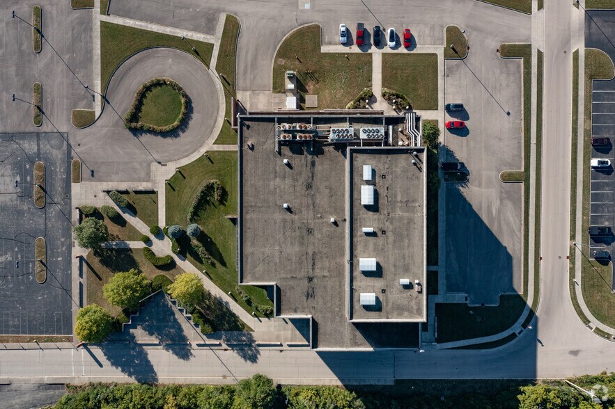 480 Vantage Pt, Miamisburg, OH à vendre - Photo de l’immeuble – Image 3 sur 44