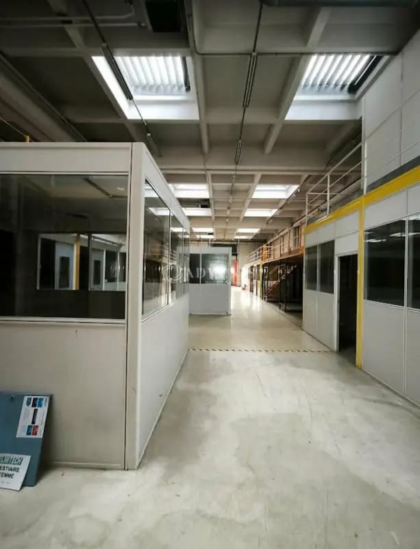 Local d’activités dans Rungis à louer Photo de l’immeuble– Image 1 sur 3