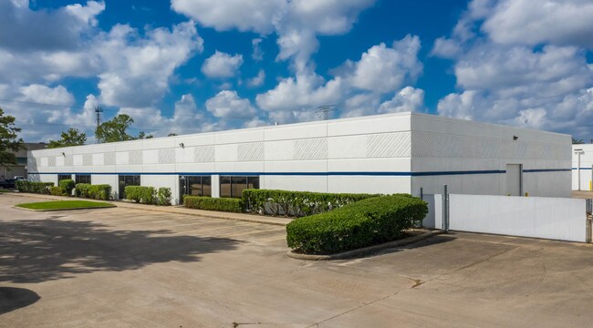 Plus de détails pour 2748-2758 Bingle Rd, Houston, TX - Local d'activités, Industriel/Logistique à louer