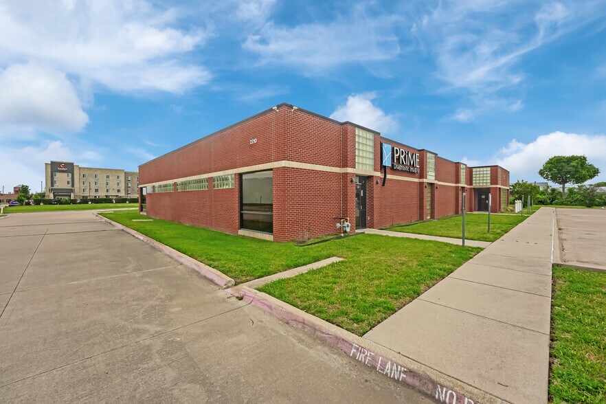 2210 N State Highway 360, Grand Prairie, TX à vendre - Photo de l’immeuble – Image 3 sur 9