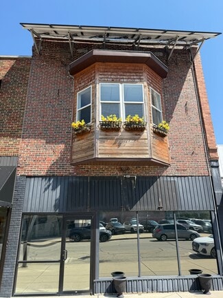 Plus de détails pour 217 E Main St, Clinton, IL - Bureau à louer