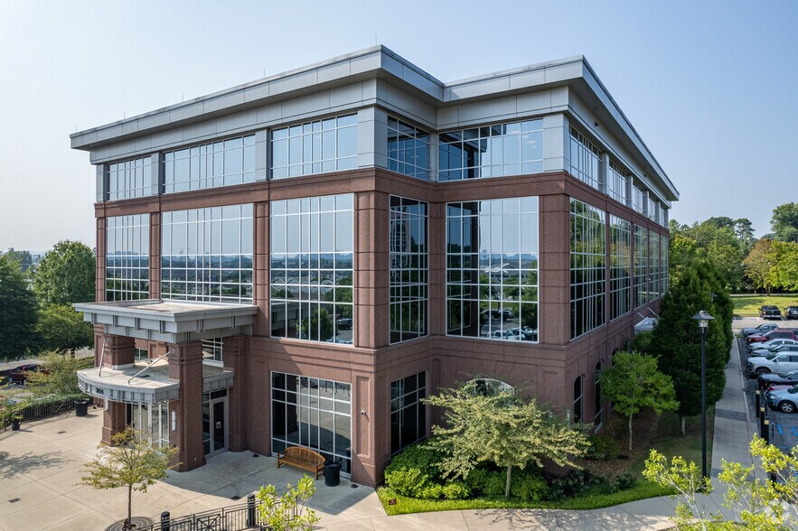 2034 Hamilton Place Blvd, Chattanooga, TN à louer - Photo de l’immeuble – Image 3 sur 13