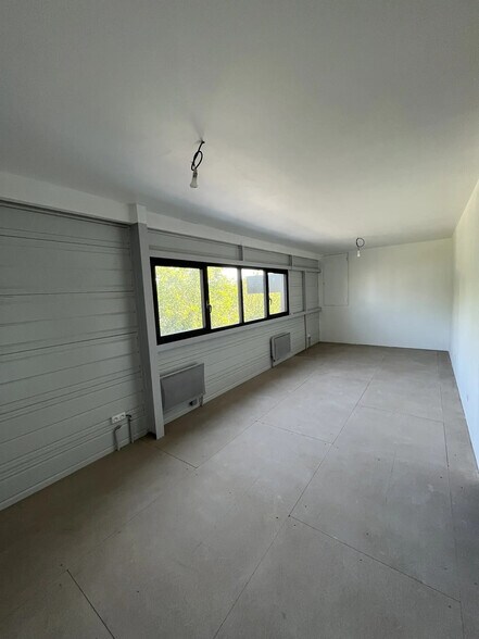 Industriel/Logistique dans Mérignac à louer - Photo de l’immeuble – Image 3 sur 8