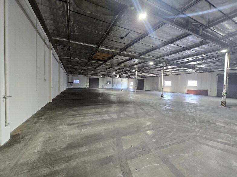 9526 Ann St, Santa Fe Springs, CA à louer - Photo de l’immeuble – Image 3 sur 10