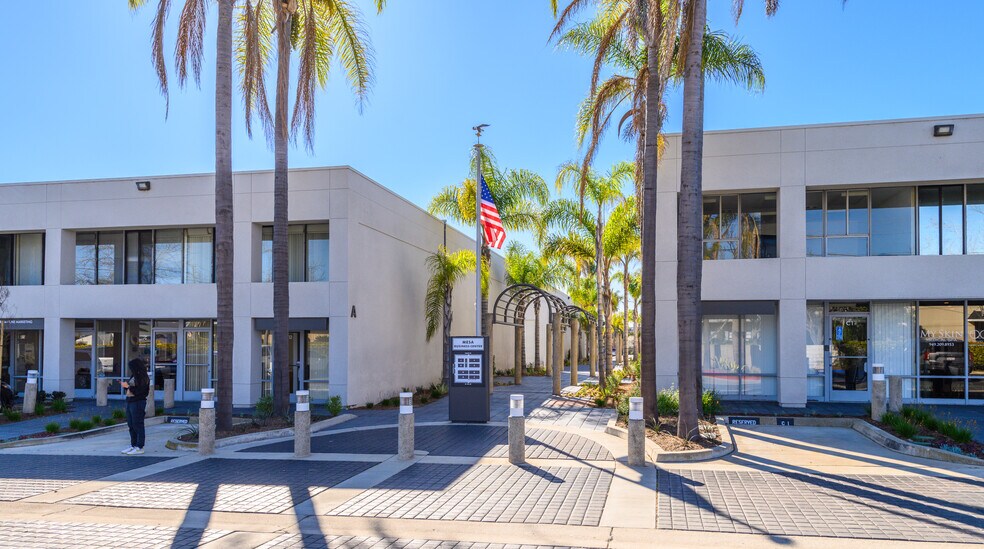 711 W 17th St, Costa Mesa, CA à vendre - Photo de l’immeuble – Image 2 sur 7