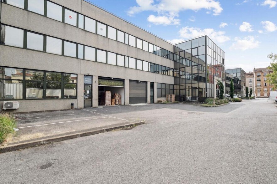 Bureau dans Ivry-sur-Seine à louer - Photo de l’immeuble – Image 1 sur 18