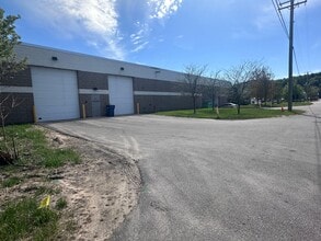 2325 Sybrant Rd, Traverse City, MI à louer Photo intérieure– Image 2 sur 8