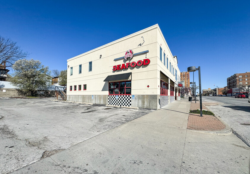 3756 Broadway St, Kansas City, MO à vendre - Photo de l’immeuble – Image 3 sur 17