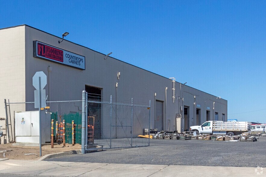 2448-2452 N Clovis Ave, Fresno, CA à louer - Photo de l’immeuble – Image 3 sur 9