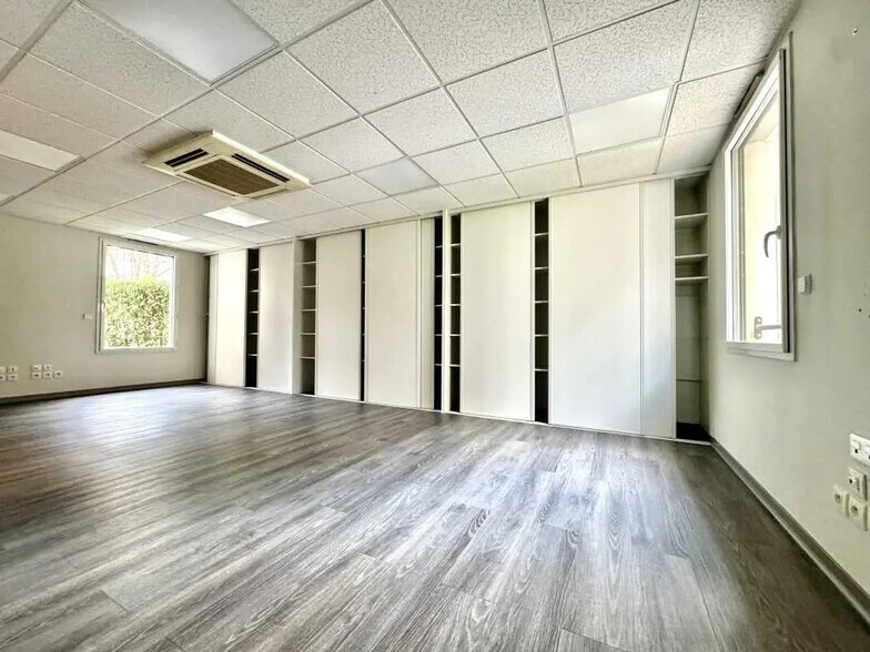 Bureau dans Lyon à louer - Photo de l’immeuble – Image 2 sur 12