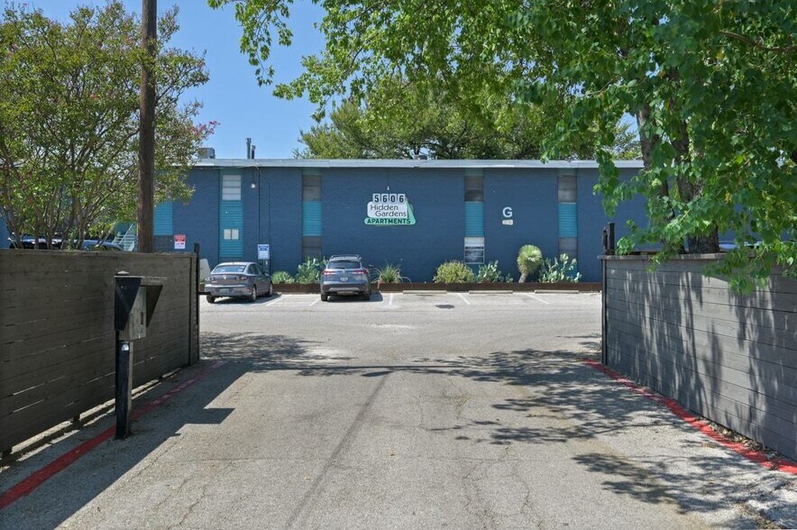 5606 N Lamar Blvd, Austin, TX à vendre - Photo de l’immeuble – Image 3 sur 22