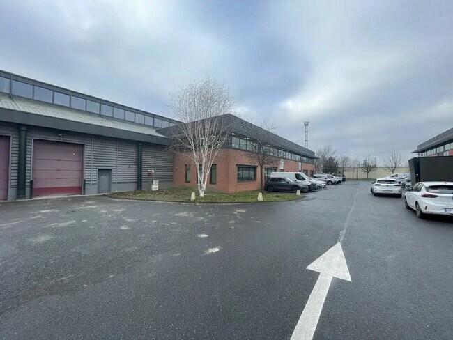 Plus de détails pour 74 Rue Ambroise Croizat, Saint-Denis - Bureau, Local d'activités à louer