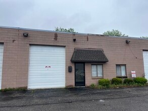755-757 Warehouse Rd, Toledo, OH à louer Photo de l’immeuble– Image 1 sur 7