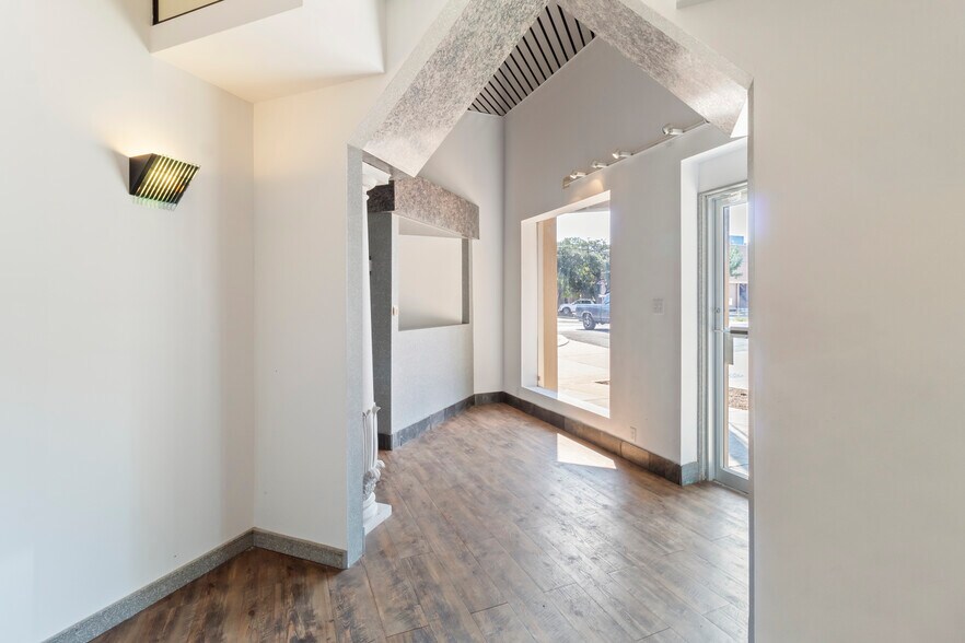 106 E 26th St, Bryan, TX à vendre - Photo de l’immeuble – Image 3 sur 15