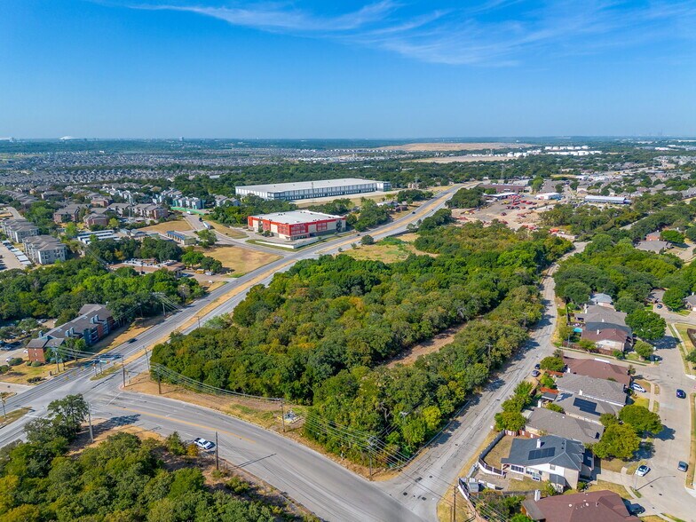 13501 Trinity Blvd, Euless, TX à vendre - Photo de l’immeuble – Image 3 sur 5