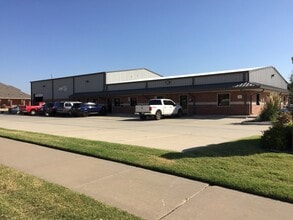 524 Tower Dr, Moore, OK à louer Photo intérieure– Image 1 sur 12