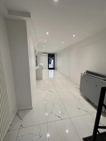 7 Rue Violet, Paris à louer - Photo de l’immeuble – Image 2 sur 16