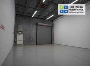 7906 Kingspointe Pky, Orlando, FL à louer Photo intérieure– Image 1 sur 2