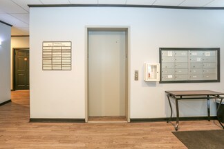 Plus de détails pour 10144 N Port Washington Rd, Mequon, WI - Bureau à louer