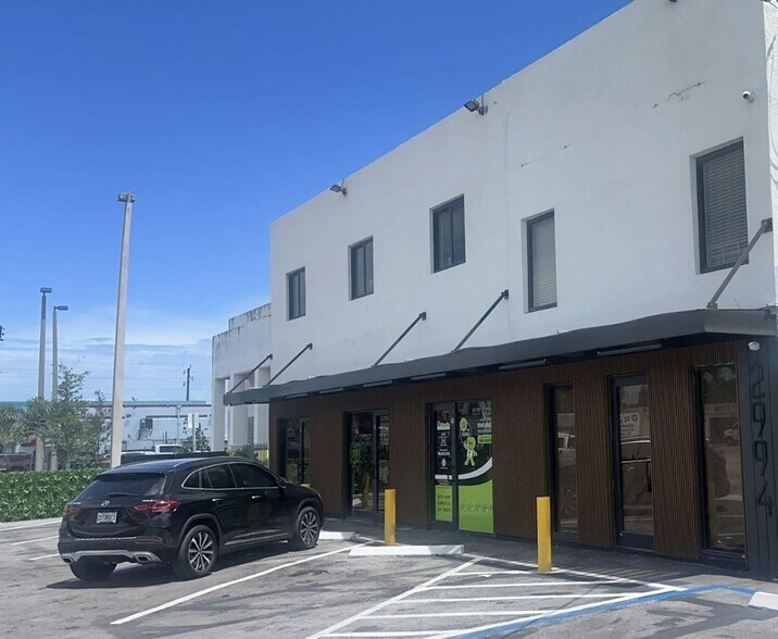 2994 NW 54th St, Miami, FL à louer - Photo de l’immeuble – Image 3 sur 5