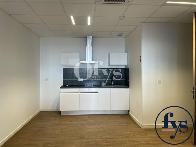 10 Rue Jacquard, Chassieu à louer - Photo intérieure – Image 3 sur 9