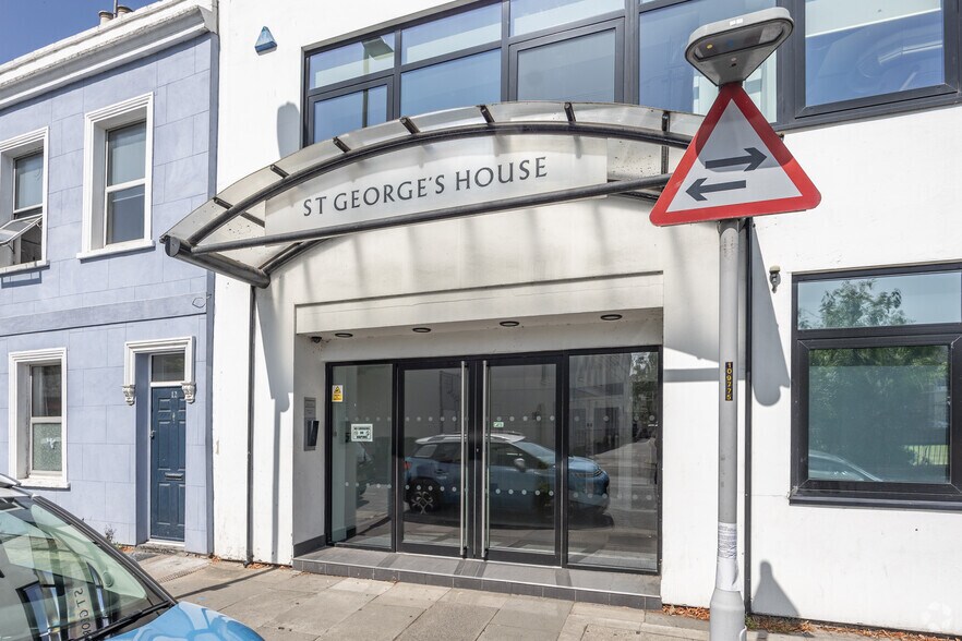 13-14 Ambrose St, Cheltenham à louer - Photo de l’immeuble – Image 3 sur 5