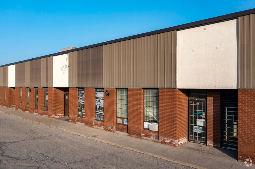 20 Baywood Rd, Toronto, ON à louer - Photo de l’immeuble – Image 3 sur 4