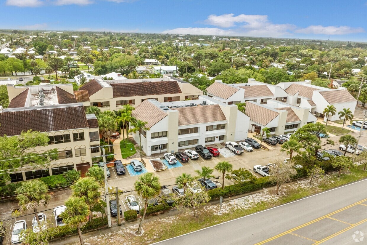 900 SE Ocean Blvd, Stuart, FL à vendre Photo principale– Image 1 sur 27