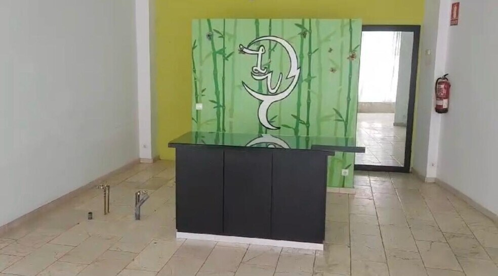 Local commercial dans Córdoba, Córdoba à vendre - Photo de l’immeuble – Image 2 sur 3