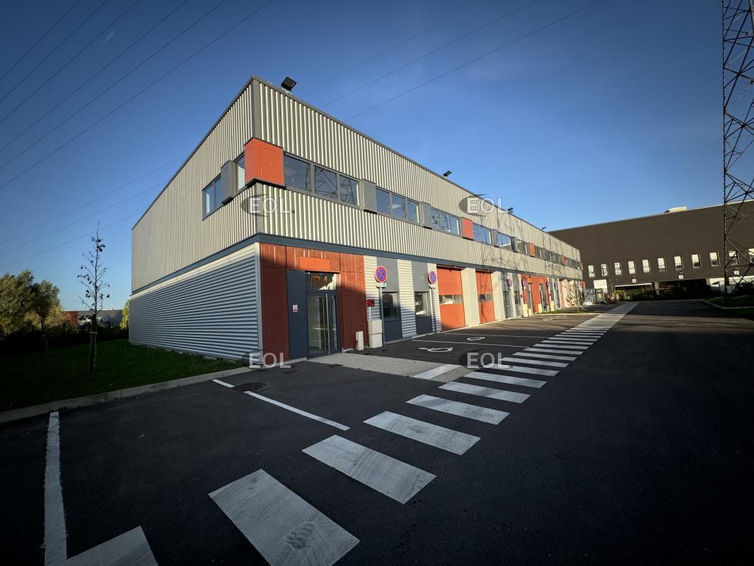 Local d’activités dans Corbeil-Essonnes à louer Photo de l’immeuble– Image 1 sur 17