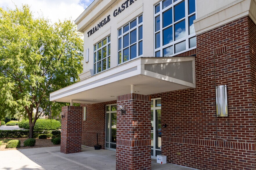 2600 Atlantic Ave, Raleigh, NC à louer - Photo de l’immeuble – Image 3 sur 5