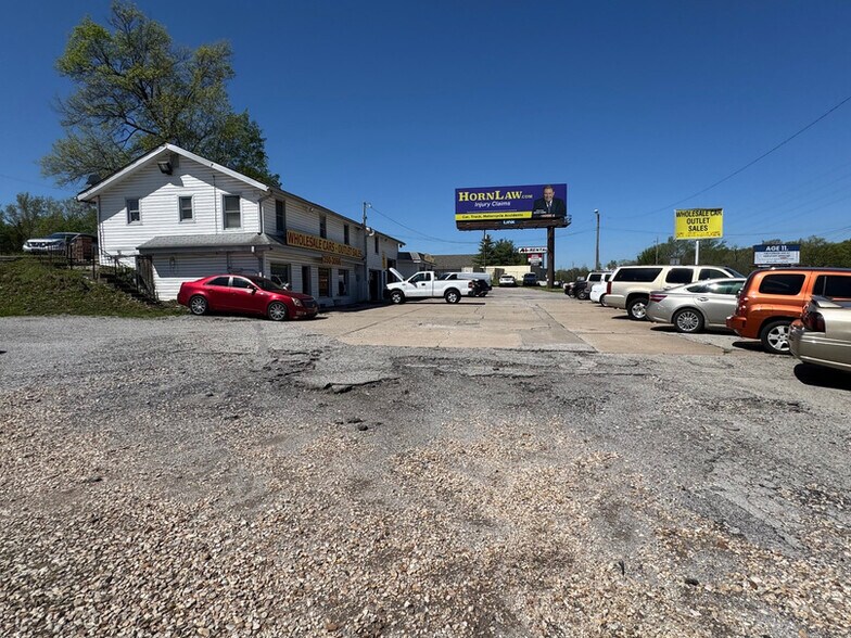 14901 E Us Highway 40, Kansas City, MO à vendre - Photo de l’immeuble – Image 1 sur 19