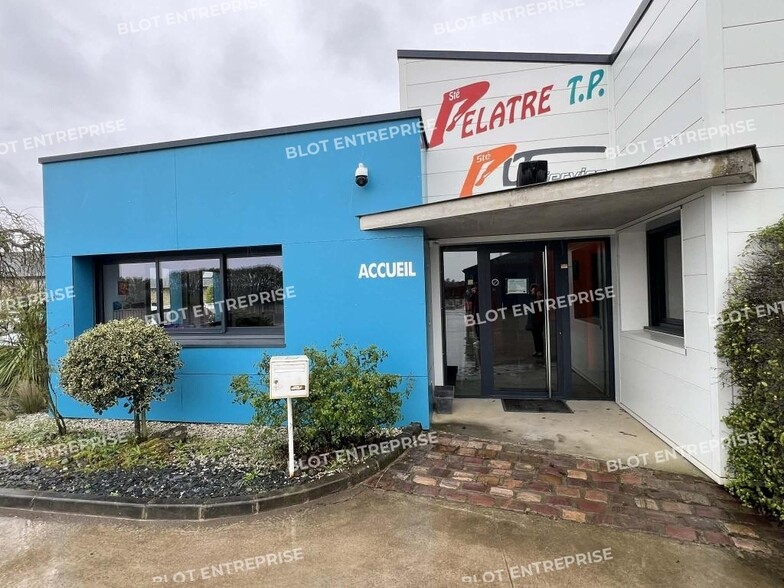 Bureau dans Crevin à louer - Photo de l’immeuble – Image 1 sur 6