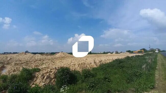 Plus de détails pour Terrain à louer