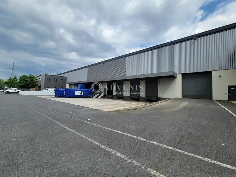 Local d’activités dans Gennevilliers à louer - Photo de l’immeuble – Image 2 sur 6