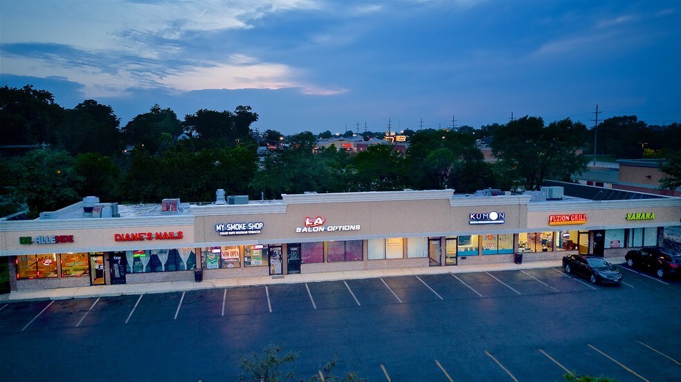 1210-1238 S Highland Ave, Lombard, IL à louer - Photo de l’immeuble – Image 3 sur 8