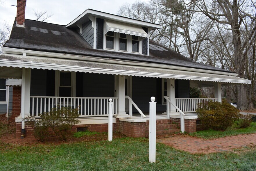 579 West St, Pittsboro, NC à louer - Photo de l’immeuble – Image 3 sur 28