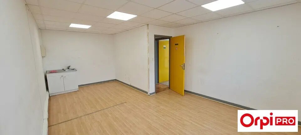 Bureau dans Trémuson à louer - Photo intérieure – Image 2 sur 5