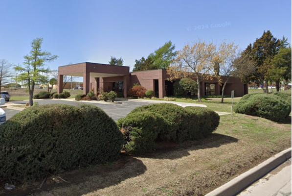 4302 SW Lee Blvd, Lawton, OK à louer - Photo de l’immeuble – Image 1 sur 9